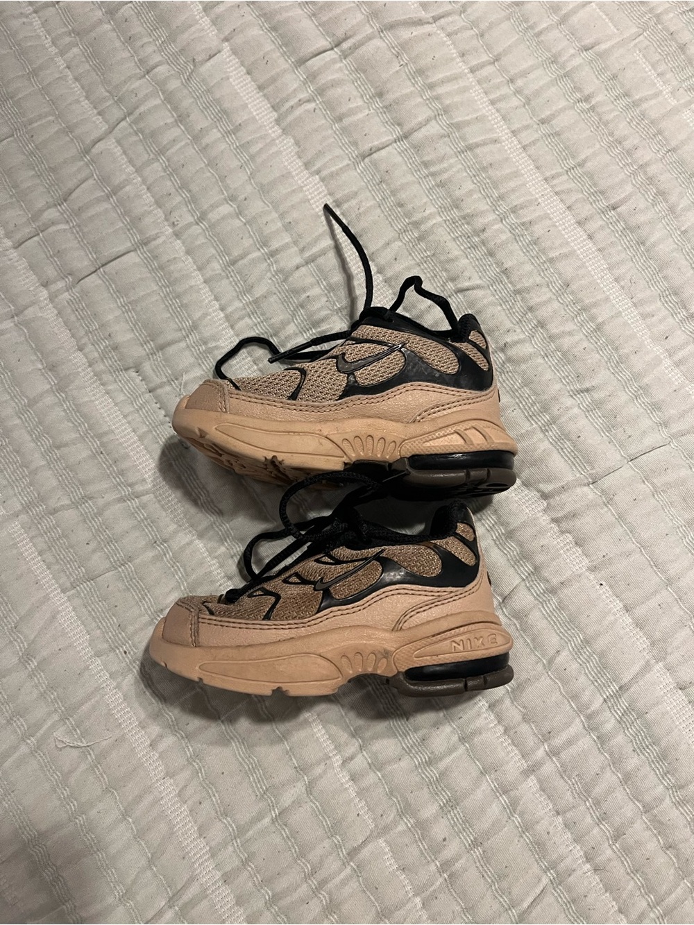 Nike Tan and Black Athletic Sneakers - Toddler / Baby